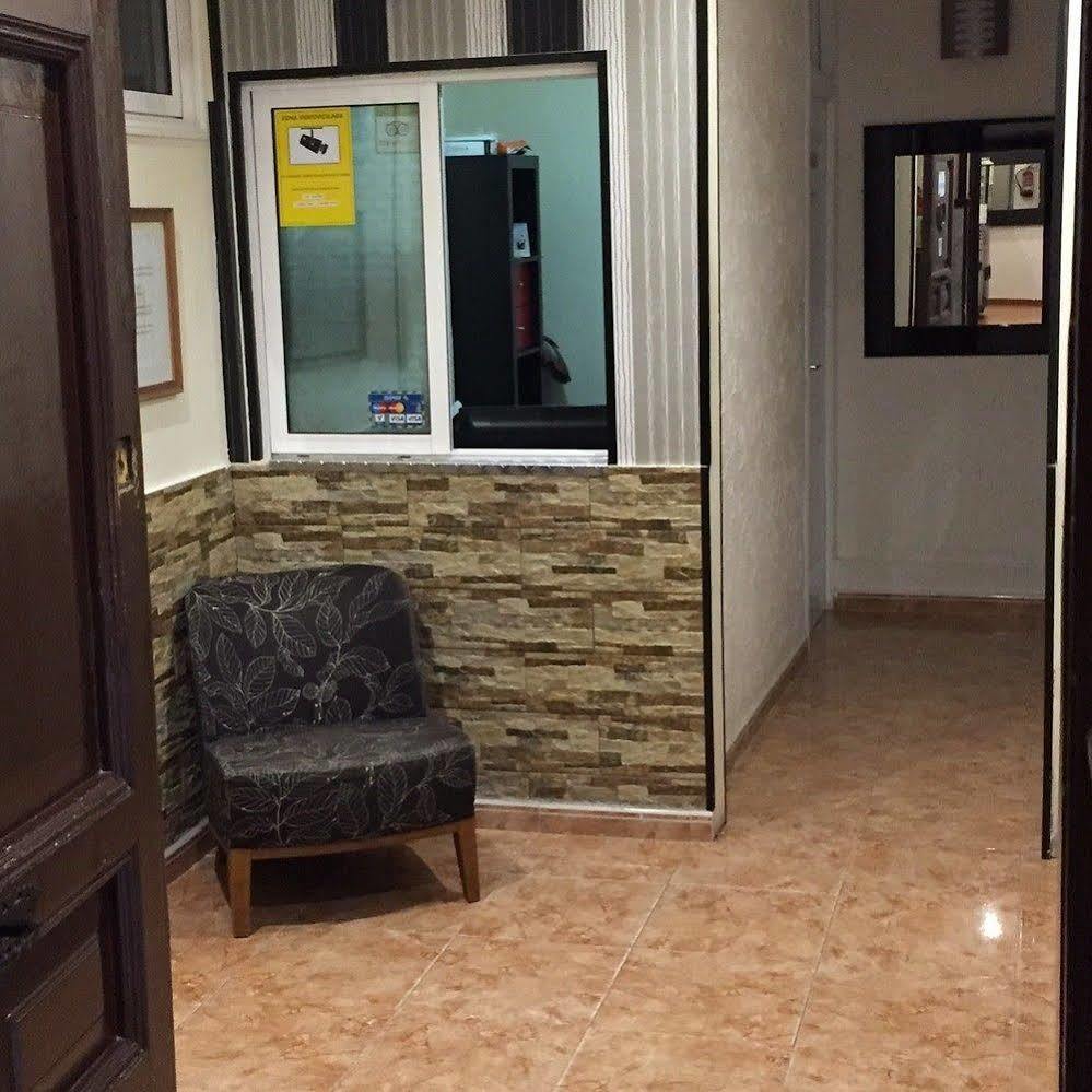 Hostal Oliver Madri Exterior foto