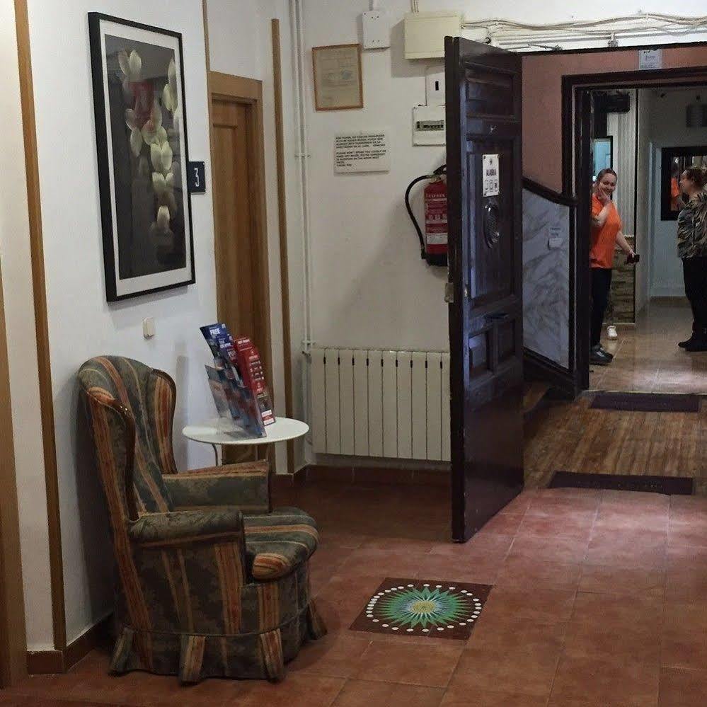 Hostal Oliver Madri Exterior foto